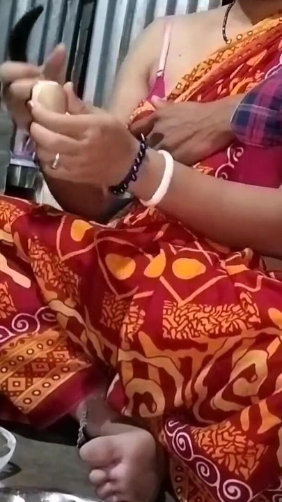 Zapanjujući trenutak iz "Sali jub soaur ghore se Jamai daa k ghor gaye tub Usko Ekela Ghorme Without Condom pe Choda"