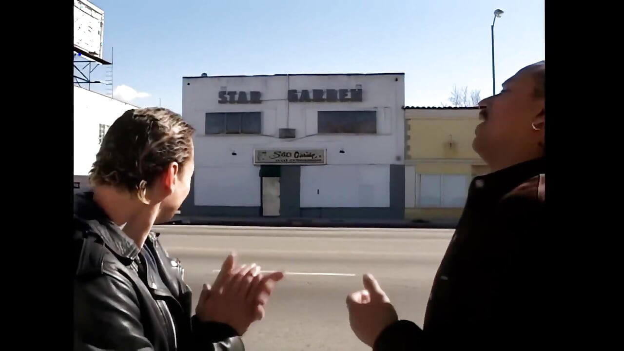 मोटा काला लंड गीली लैटिना चूत खींच रहा है