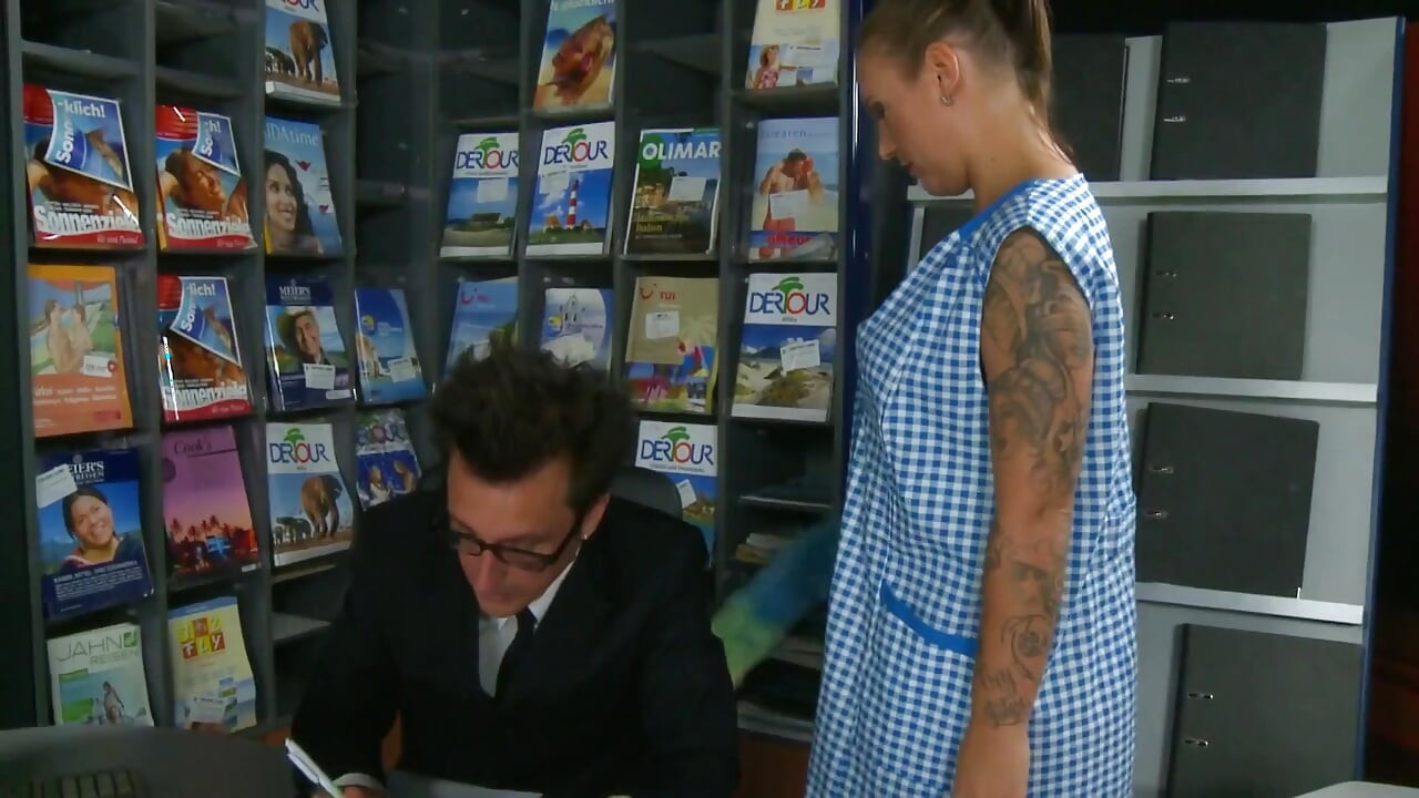 Tattooed MILF gets banged hard in her wet pussy