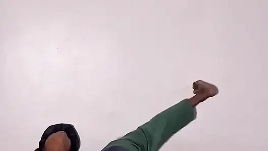 My Roommate Is Good on Bed