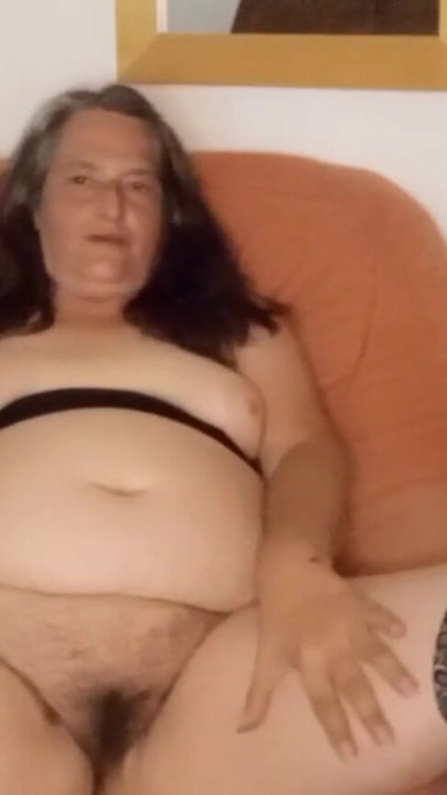 Πραγματική Γερμανίδα Milf ξεκινά την καυτή συνεδρία της κάμερας - Αργό κλιπ πειράγματος 1 - Η ήσυχη αρχή | Κλιπ 1