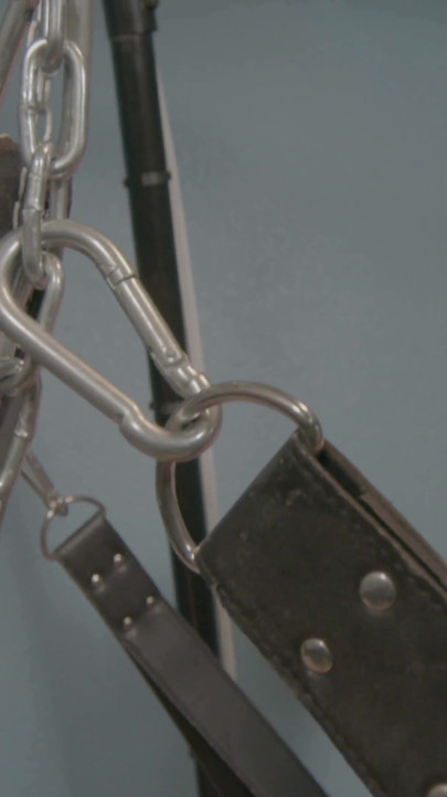 Soție reală încornorat pregătește un cadou pentru soțul ei - sex swing și încornorat cu ejaculare înăuntru de curățare | Clipul 3