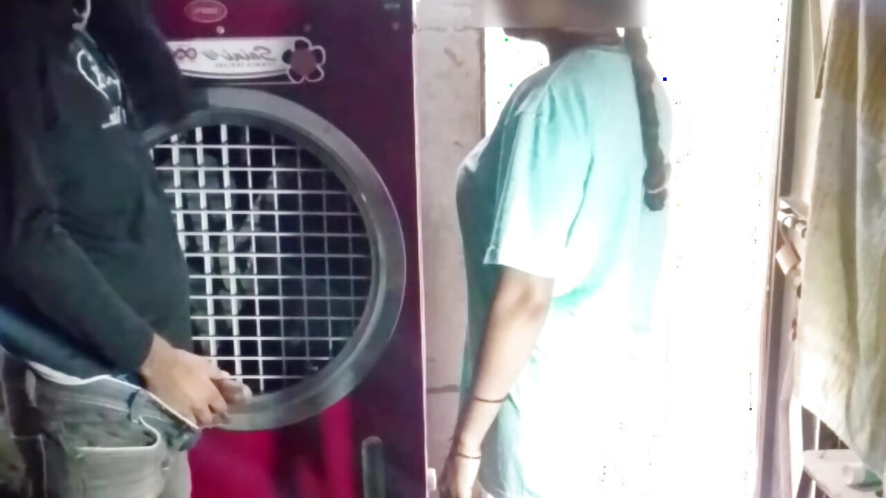 Stepsister Stepbrother se, no one was at home then, Hindi audio.