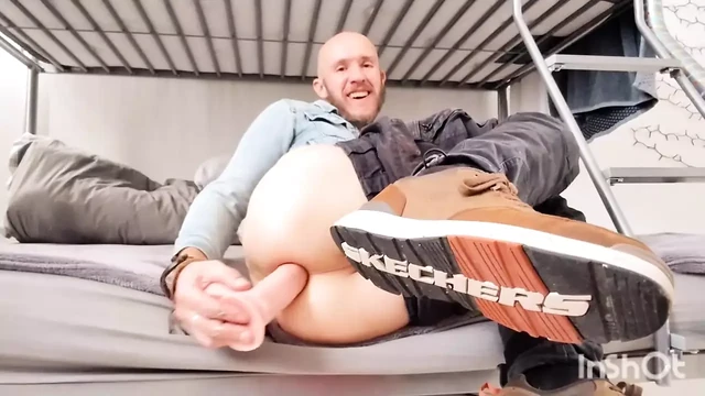 Guy fuck himself with huge dildo