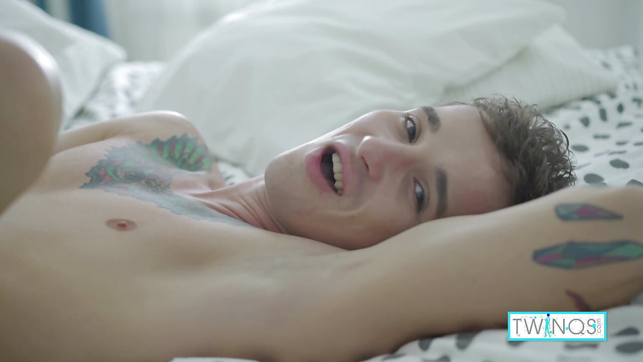 Hung inked boy Noah rides a huge dildo and barebacks himself