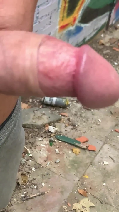 Zakar gemuk di luar rumah 4