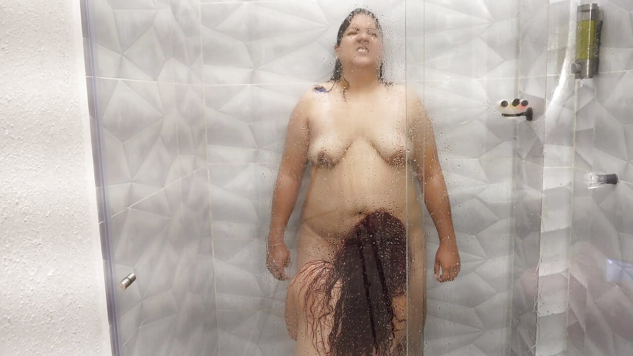 It wasn't the plan to record it but it discovered me and I didn't know that in the shower it feels very good
