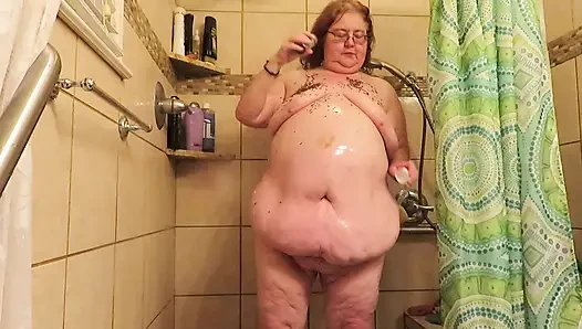 I play with chocolate sprinkles putting on my tits belly and ass
