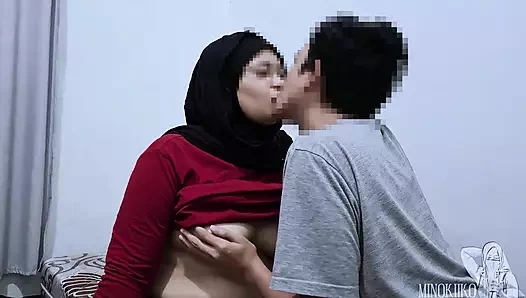 Mein hijab gibt mir einen blowjob und leckt mein sperma, wenn ich zurück im dorf bin