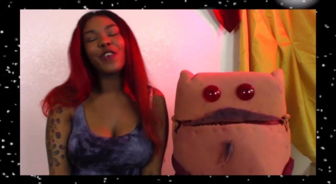 La Vore Girl News 6-19-18 - Sydney Cyntana