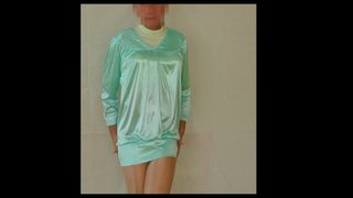 Glänzendes grünes Satin-Pyjama-Top