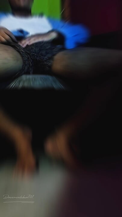 Bengalski dečko u prugastom showu