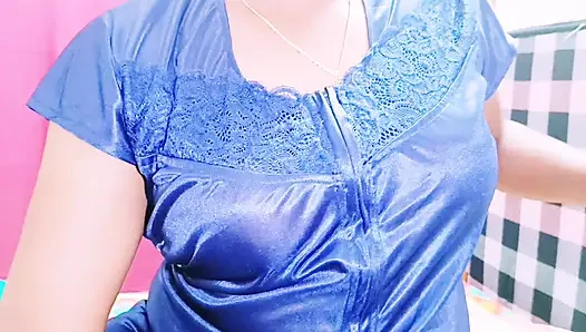 Hintli ev hanımı Che üvey babası. Telugu edepsizce konuşuyor.