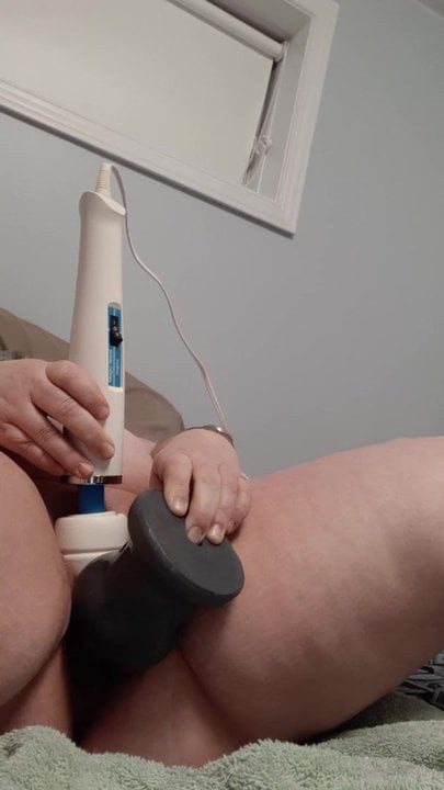 Girl cumming