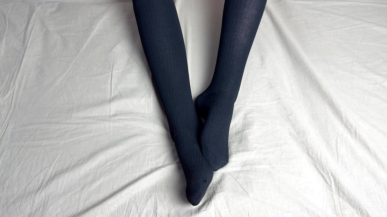 Solo girlfriend with rubber dick toy