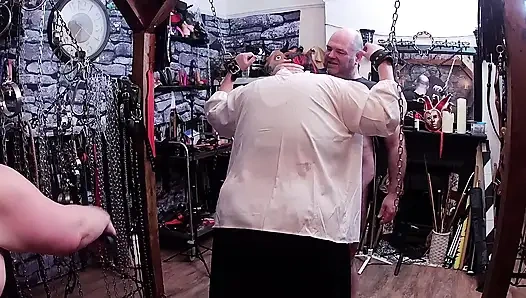 Часть 1: - Lanista Bear и Домина Satana принимают Stephnie_NIcole телевизоре в подземелье