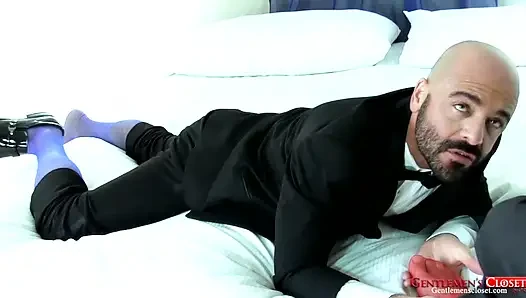 Gentlemenscloset: sevgililer gecesi matt stevens ve adam russo çifti ile saf ateşe dönüşüyor