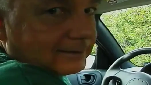 Geiler alter mann nagelt blonde MILF auf einem picknickplatz