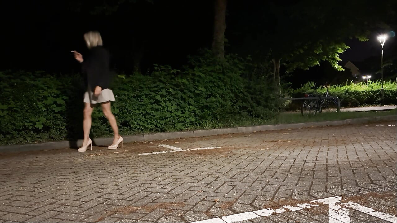אני בודק 2 גרביונים שונים עם שרוול פין משתין