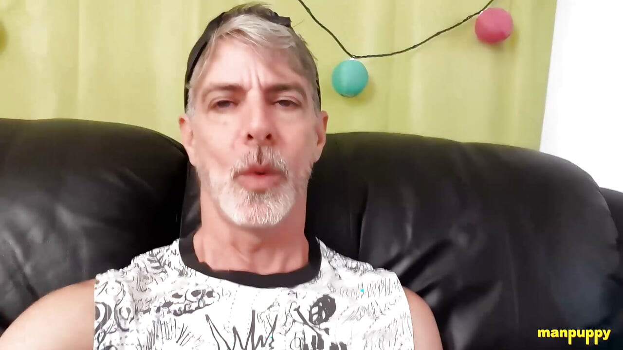 ManPuppy Richard Lennox Jerks Off and Dirty Talks From the Sofa