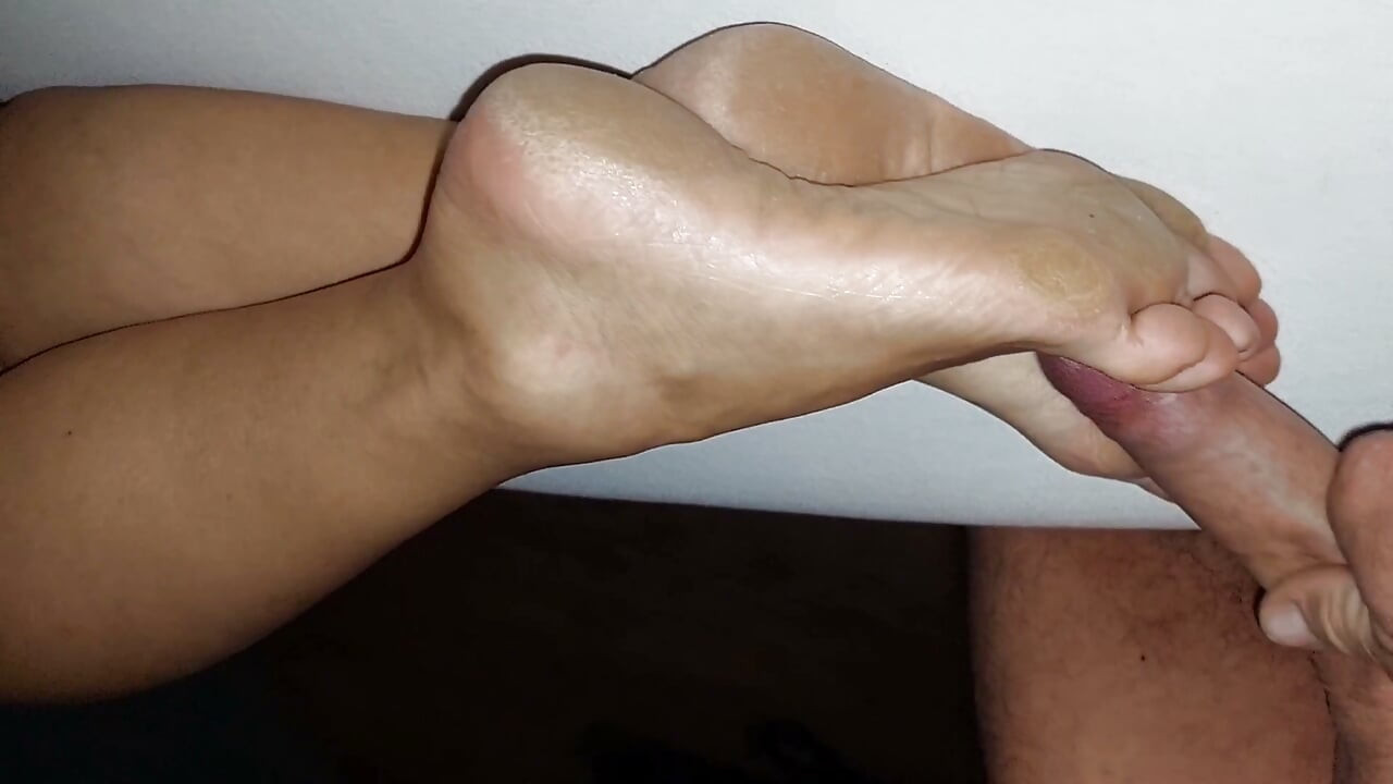 Esposa Rubia Madura Disfruta De La Adoración De Los Pies