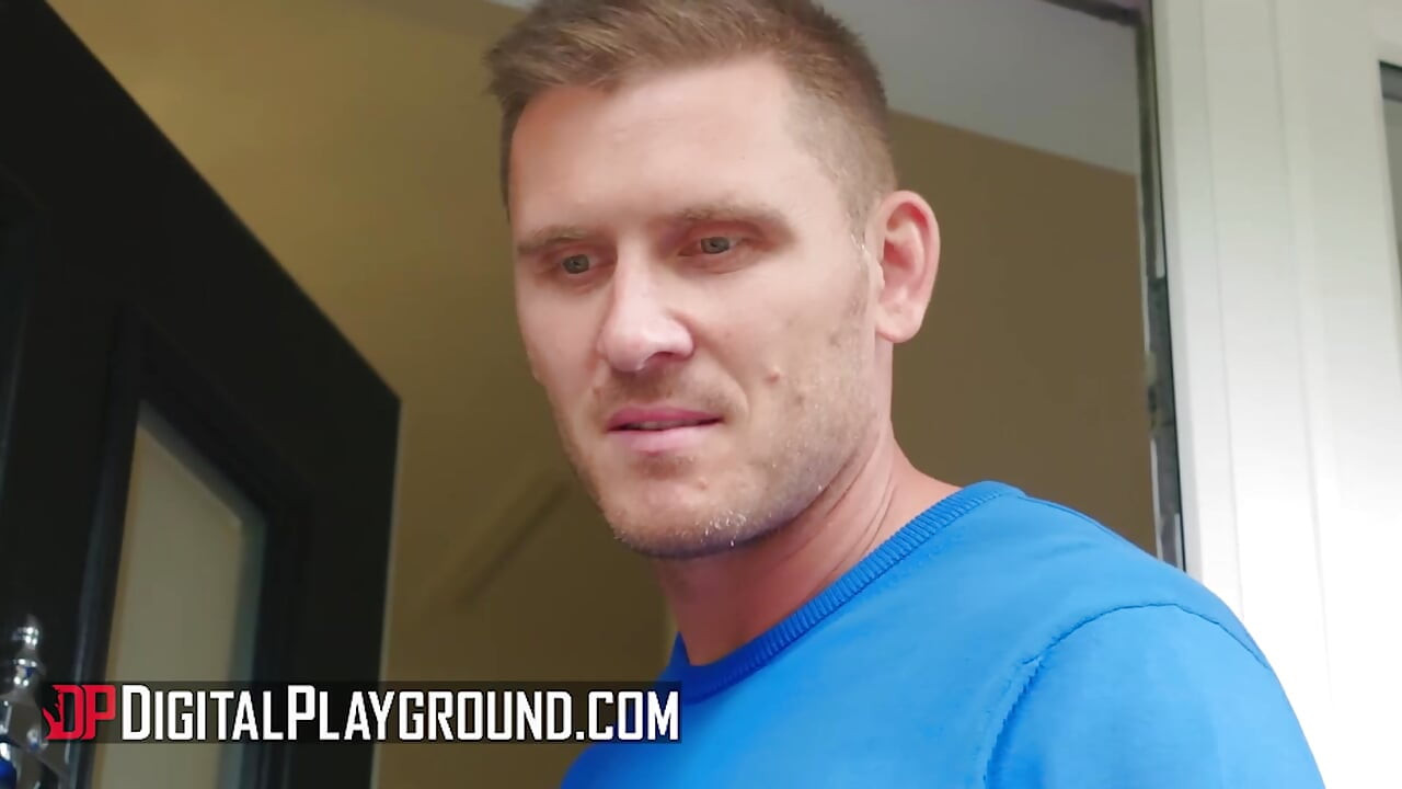 DIGITALPLAYGROUND - 美しいエヴァ・ロヴィアとルチアの愛が隣人同士のライバル関係をワイルドな楽しみに変える