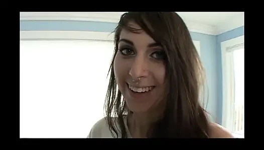 Bulan Stroberi yang Lezat