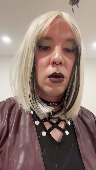 Blonde femboy with black undertone smoke jerk off