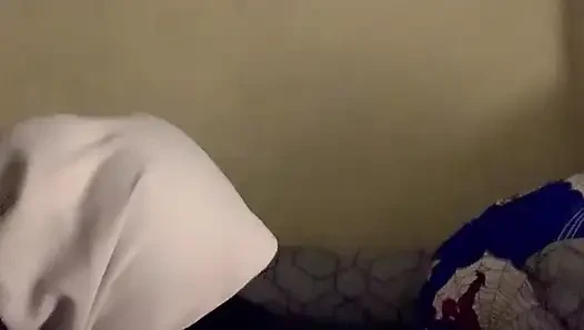 Ich ficke den schwanz meiner stiefschwester, wenn es ruhig ist