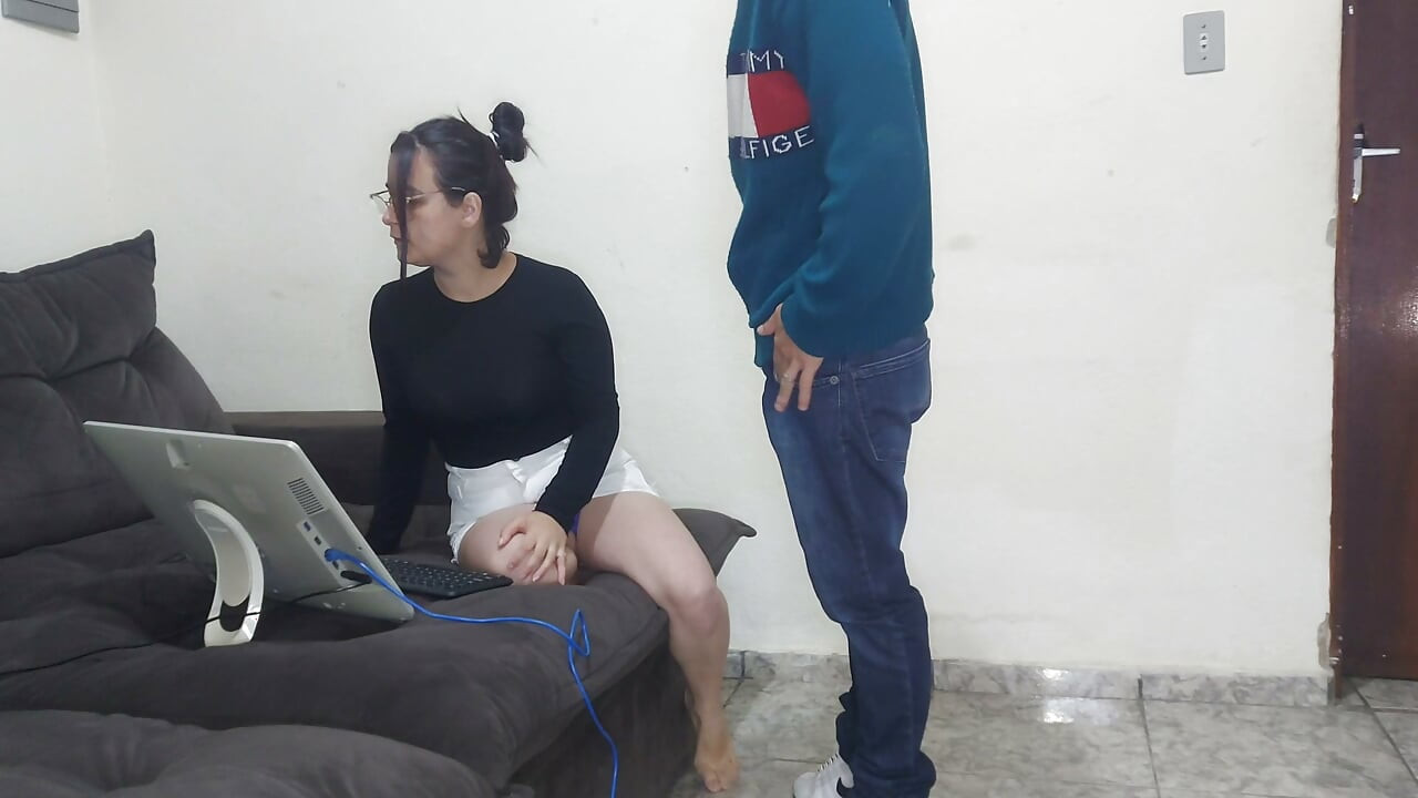 집에서 혼자 있는 여자가 정비사에게 따먹어!