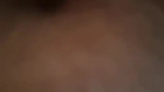 Masukin dildo ke dalam memek sempitku