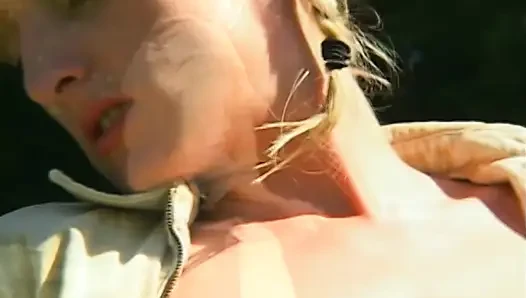 Blonde Babe Devours Wet Pussy in Outdoor Lesbian Action