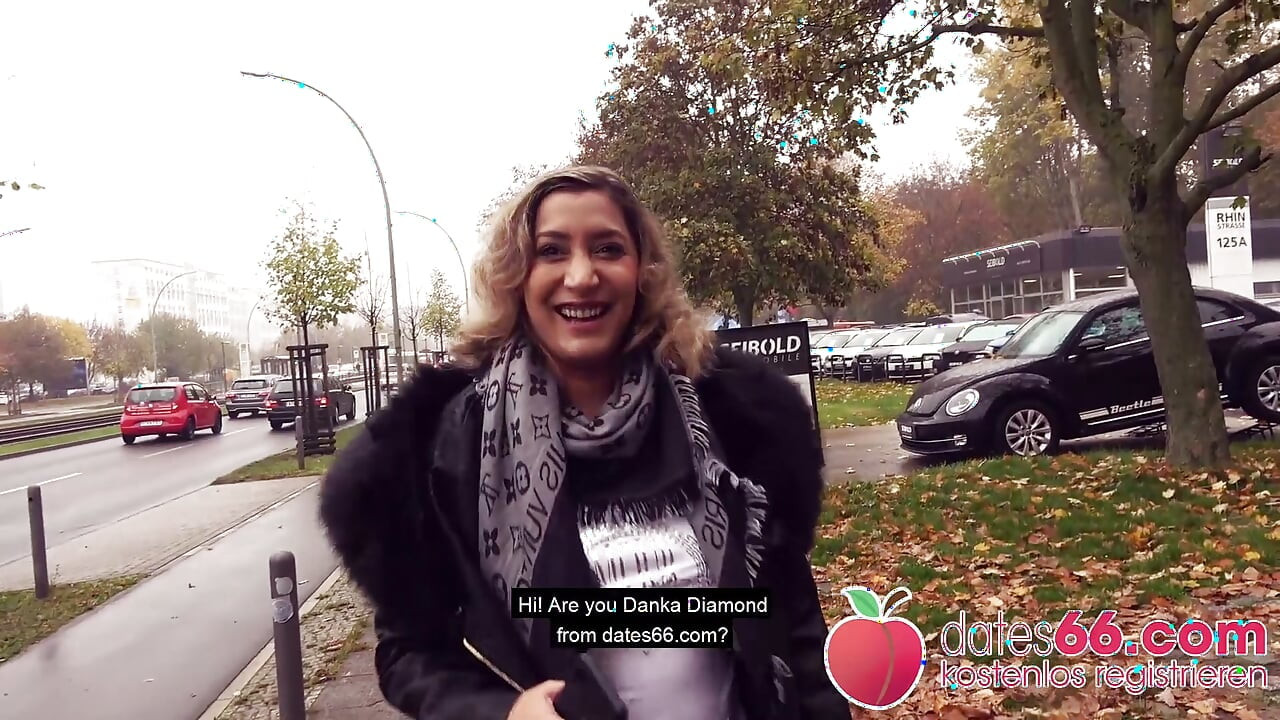 Napušteni jebač na mestu: zgodna bucmasta plavuša (32 godine) je jebana