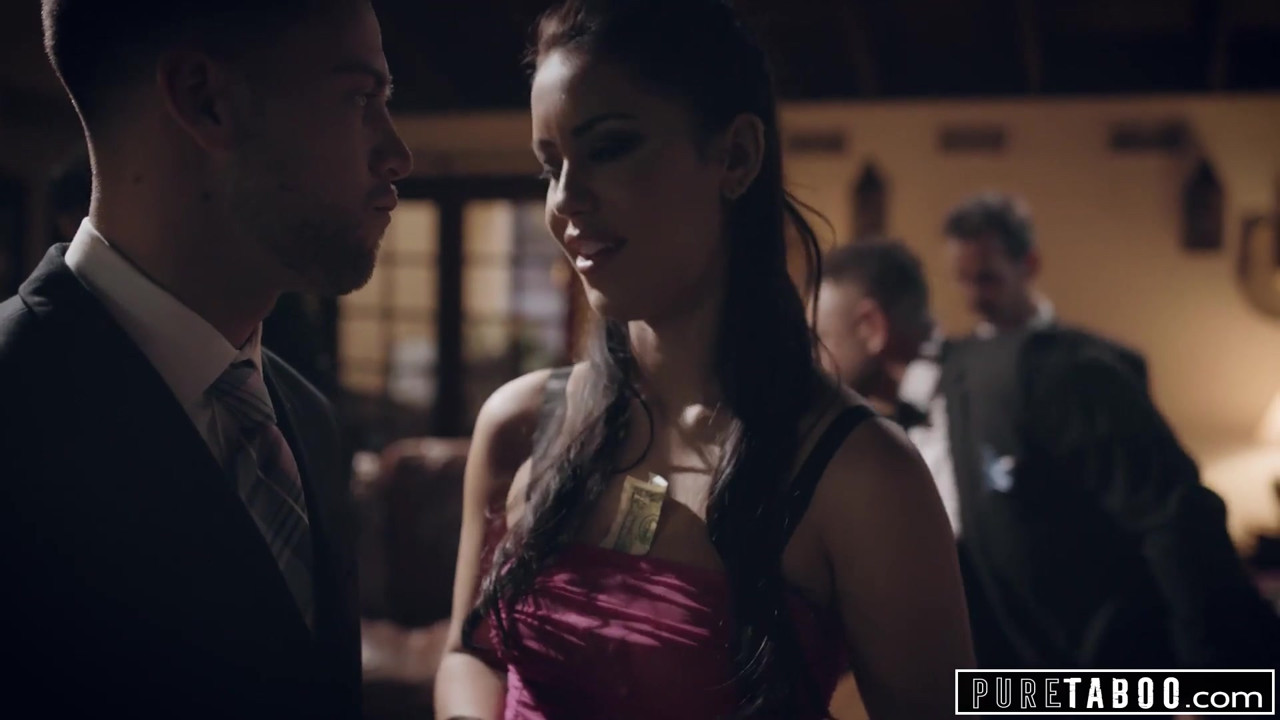 純粋なタブー痴女がビジネスマンに屈辱-公共ファック