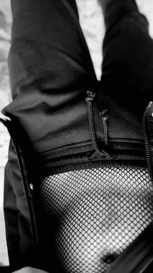 Teen hot boy quick flash ass and dick when walking