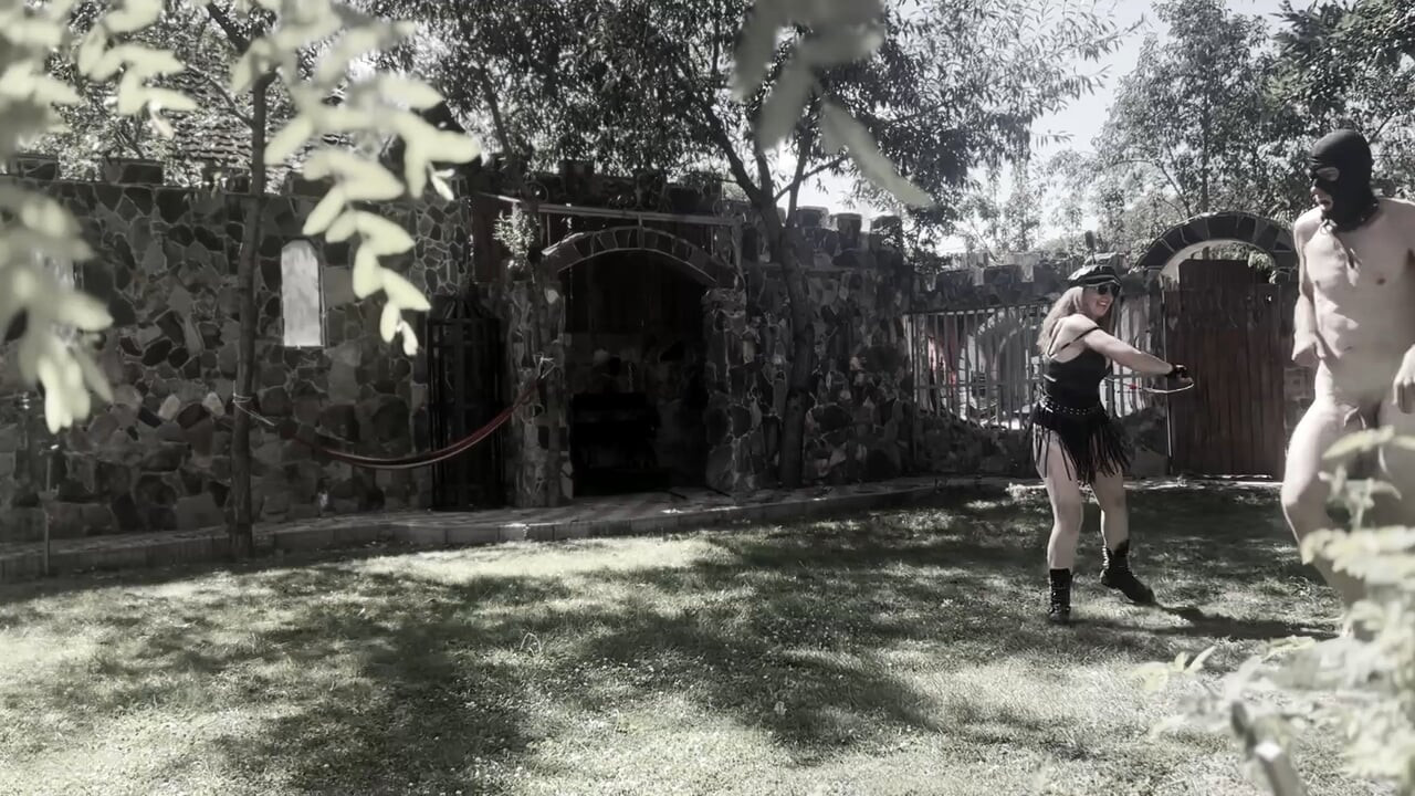 Dicambuk dalam potongan-potongan sebelum masuk penjara - senam bdsm