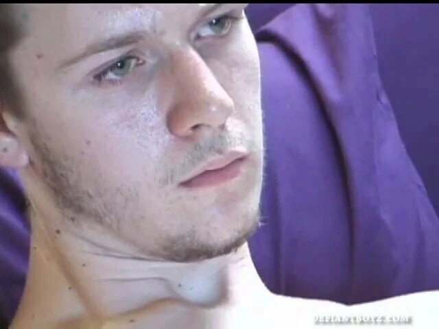 Amateur Derek Beats His Meat