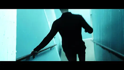 Блондинка-модель с идеальным телом трахается с незнакомцем с большой елдой - S3Xus