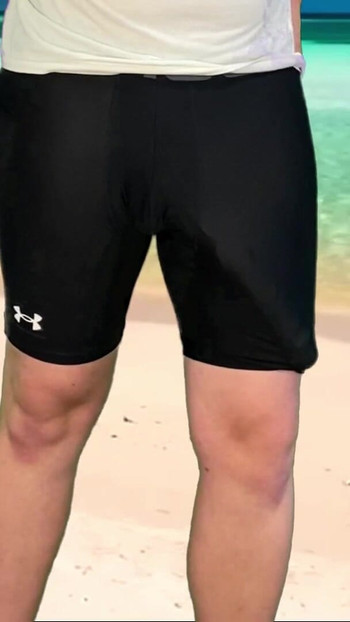 からの思い出に残る瞬間 "ビーチでの危険なオナニー"