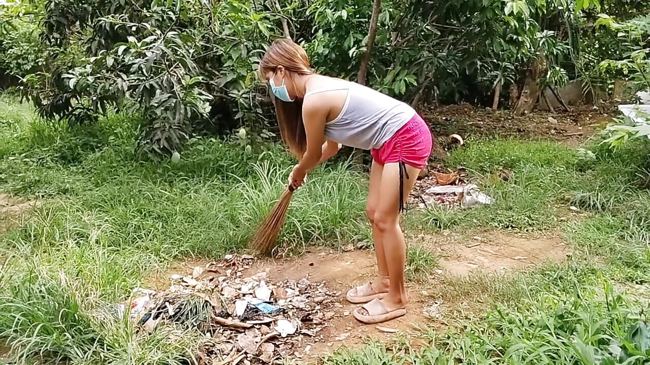 Asian housemaid seduce his old boss while her wife is not around