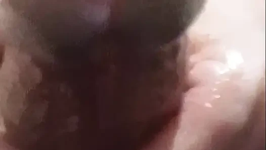 Dilinize büyük miktarda precum