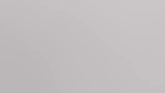 Ich spiele mit meinem haarigen bauchnabel