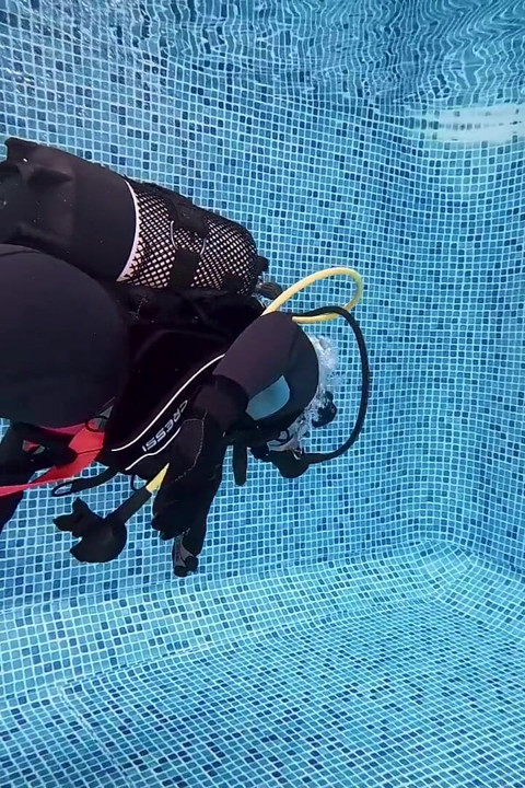 Sesión de entrenamiento bajo el agua