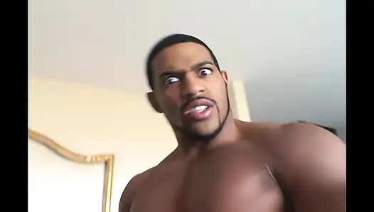 Muschi verschlingt hungrigen schwanz