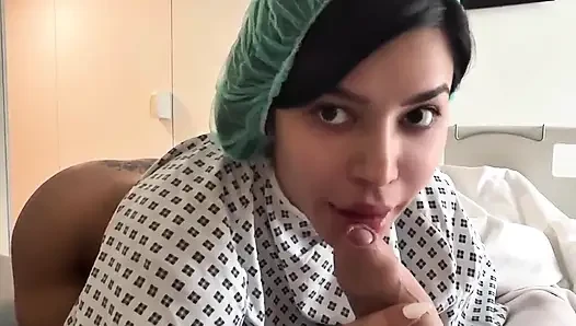 Sara Retall Fucks Residenrt in the Hospital (chris Diamond)