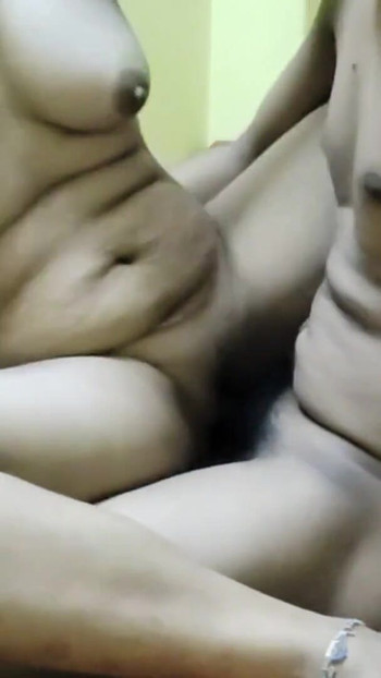Must-share στιγμή από το "Indian Hot Bhabhi Romantic Chudai Hindi Audio"