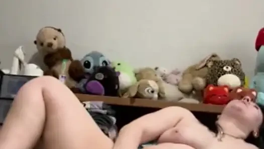 Студентка трахает себя для тебя