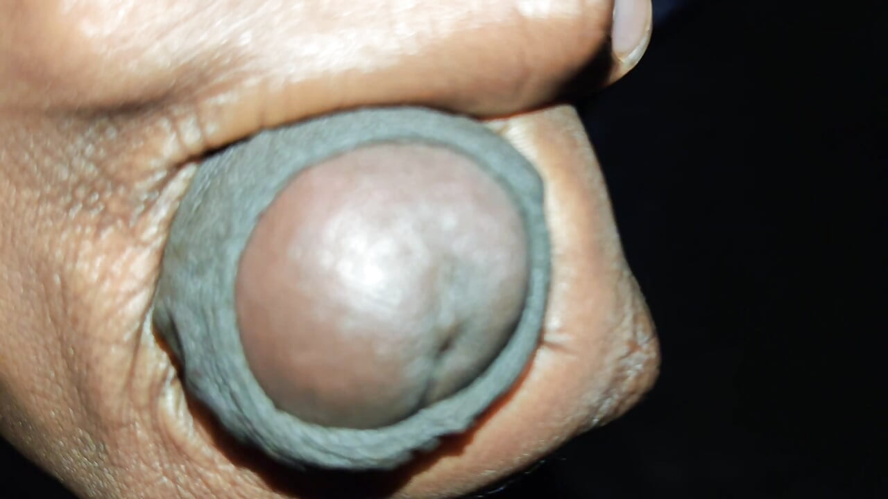 Jerking and cumming again (masterbating)