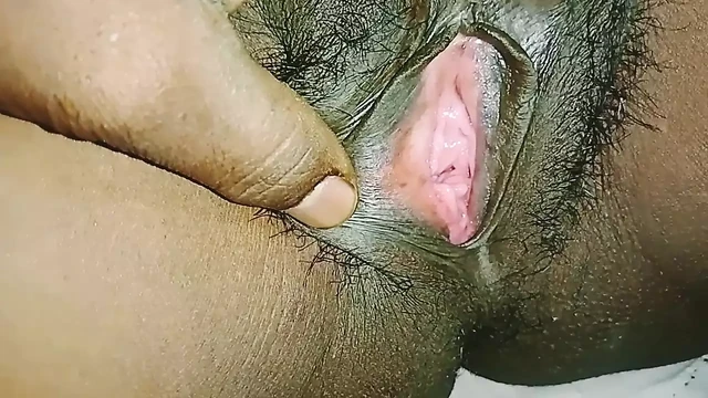 Desi Creamy Pussy Orgasm Heavily During Dildo Masturbation video call