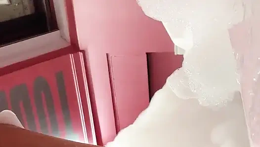 Zayıf Yalnız Hidro Çılgınlıkta Dick'i Almak İçin